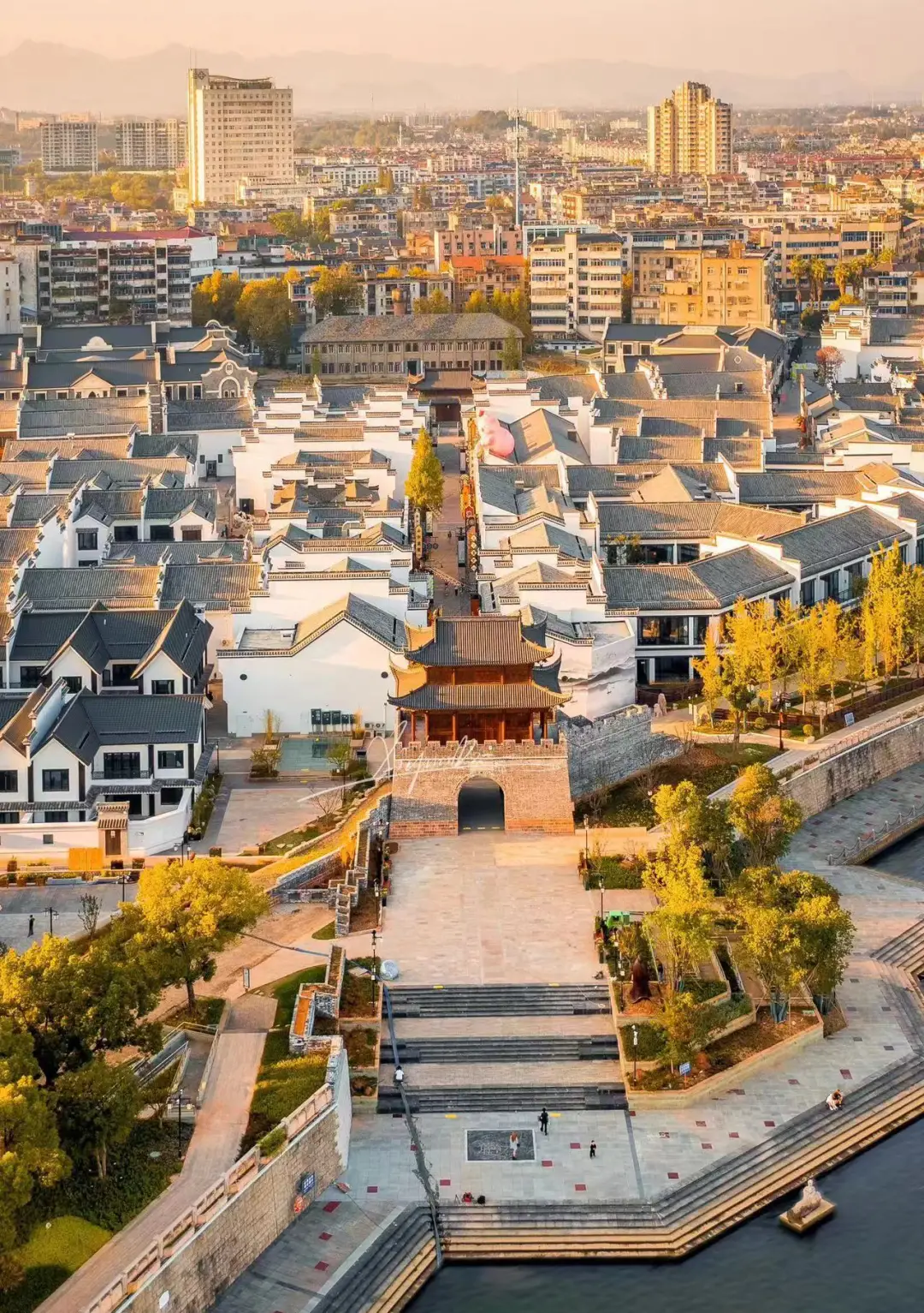 【工程巡禮】龍游大南門火了！小紅書打卡美照背后，藏著我們做的 “隱形守護”